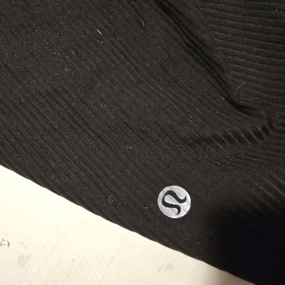 Lululemon shorts - Picture 2 of 4